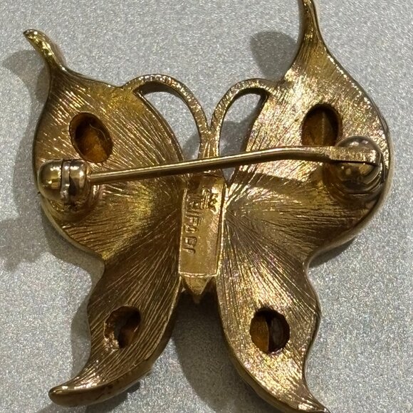 VINTAGE CROWN TRIFARI BUTTERFLY BROOCH - Picture 2 of 3